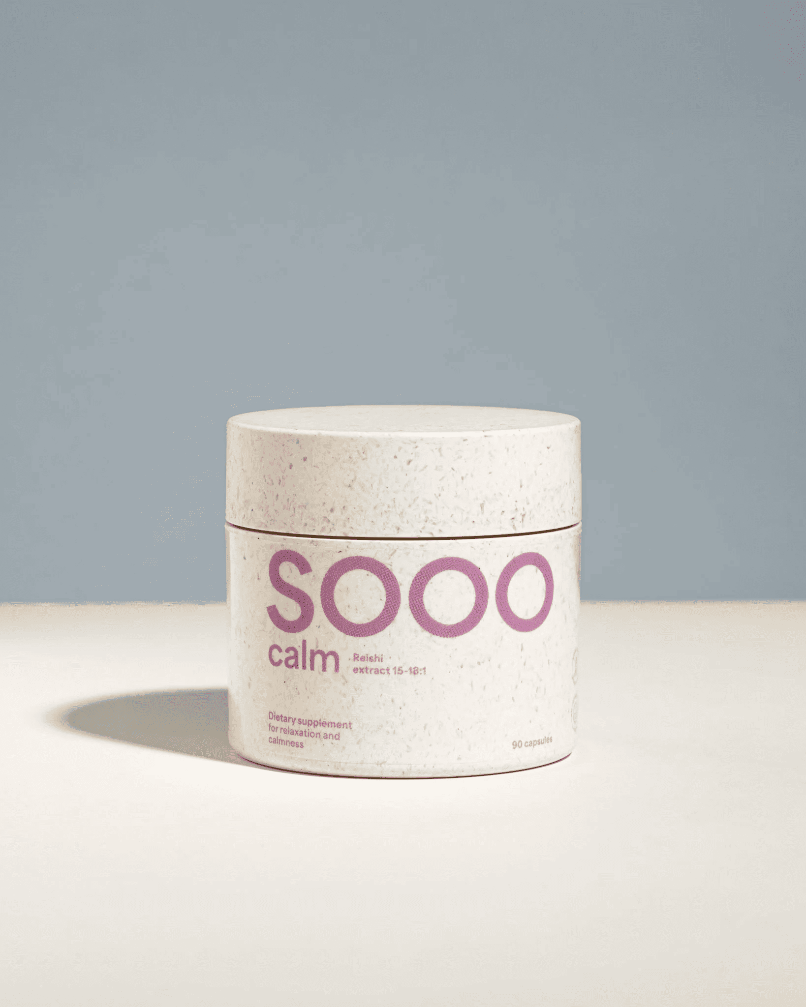 SOOO Calm est un complément alimentaire conçu pour favoriser la relaxation, l'équilibre émotionnel et le bien-être général. Il contient un extrait concentré de Reishi (Ganoderma lucidum), un champignon reconnu pour ses propriétés adaptogènes et ses bienfaits sur le système immunitaire.